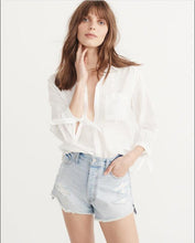 Load image into Gallery viewer, 2019 New Fashion Women Blouse Shirt Long Sleeve Female Sexy Tee Tops Women Cotton Linen Shirt Blusas Feminine Blouses
